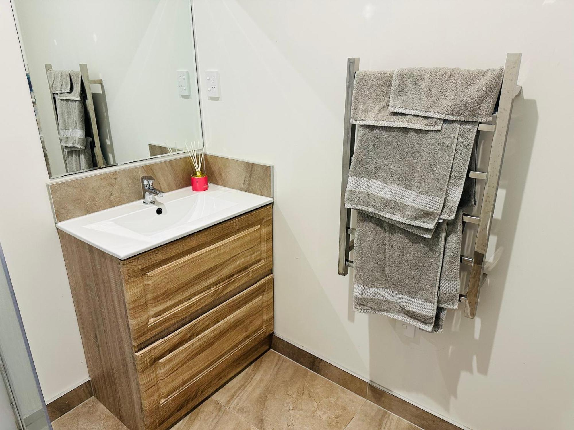 Otahuhu Town Centre Brand New Apartment 8B Auckland Exterior photo